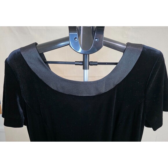 Vintage Plaza South Black Velvet Dress w/ Satin Trim | 1990s–2000s | Size 14 - Picture 5 of 11